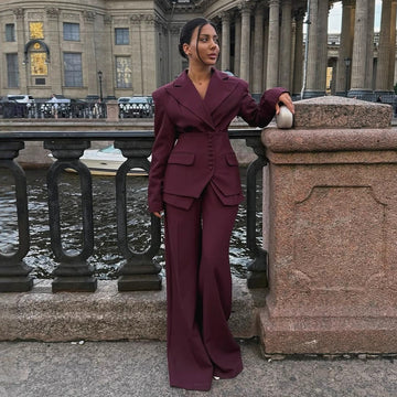 Women's Tailored Two Piece Suit - Wide-Leg Trousers