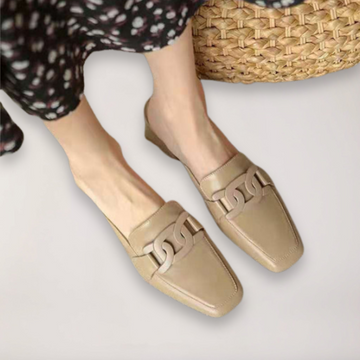 Women’s Structured Casual Shoes – Refined Low-Profile Design for All-Day Styling
